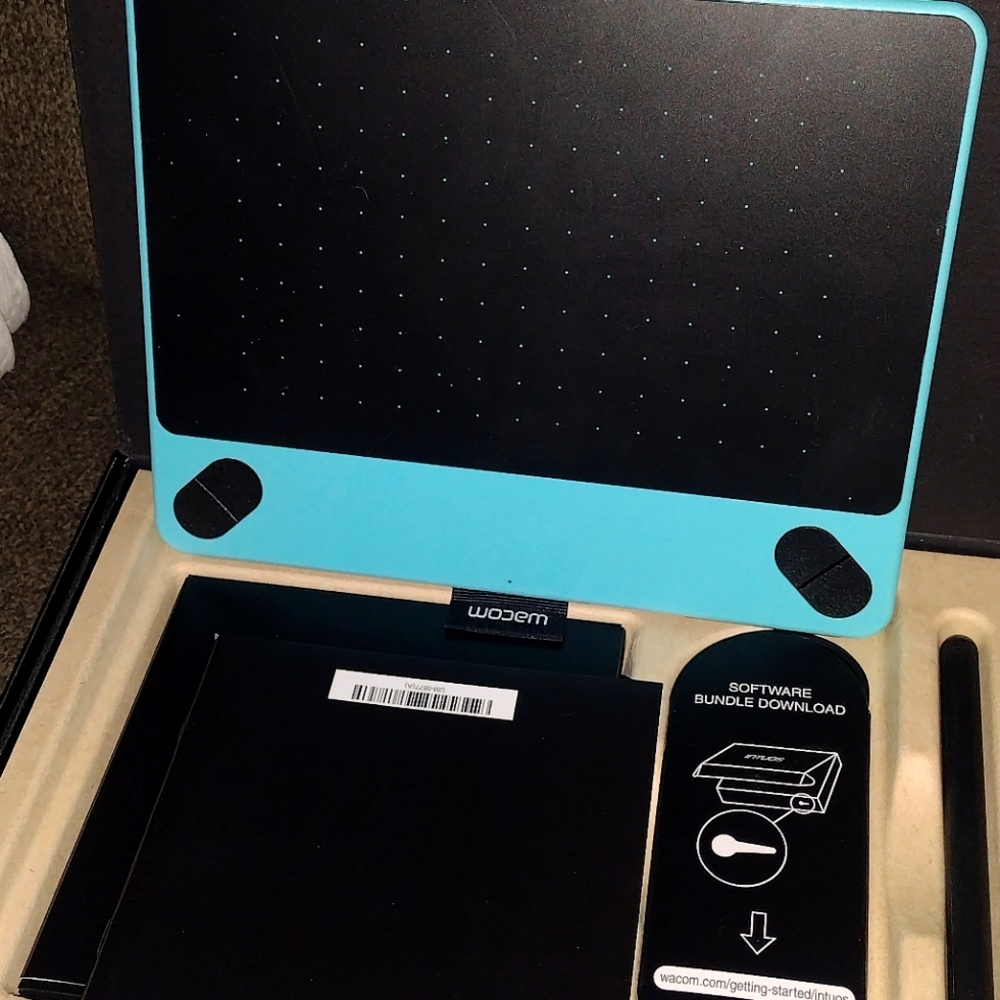 Wacom Intuos illustrating tablet - Picture 8 of 8